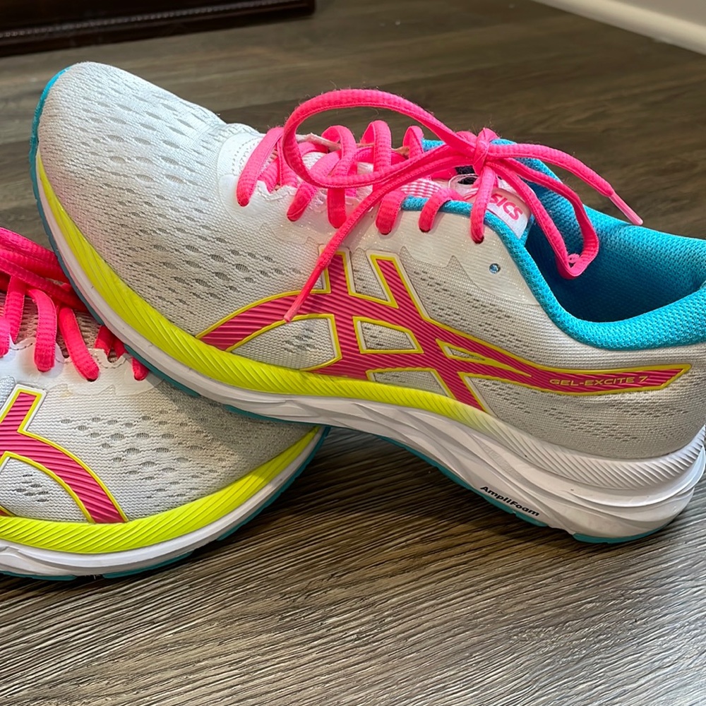 Women’s ASICS  running shoes 7.5